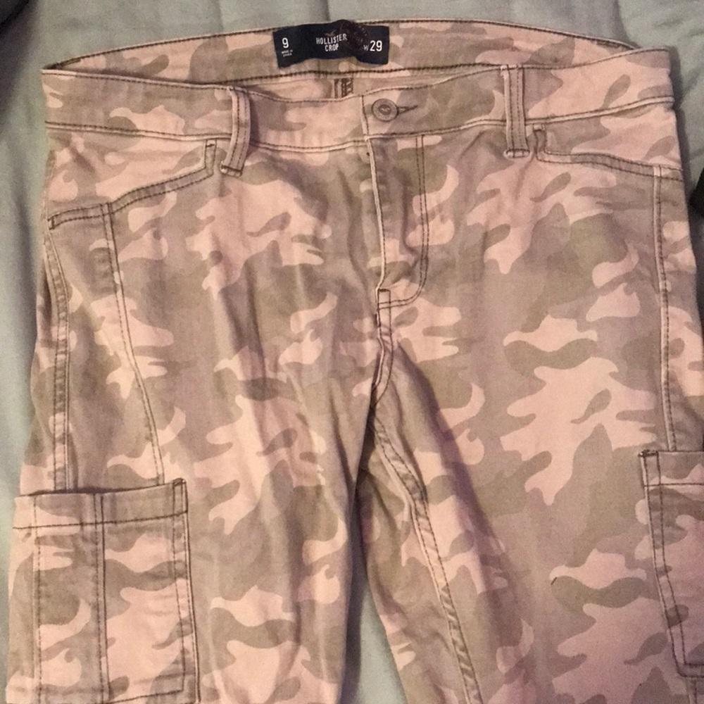 Hollister Camo Crop Pants